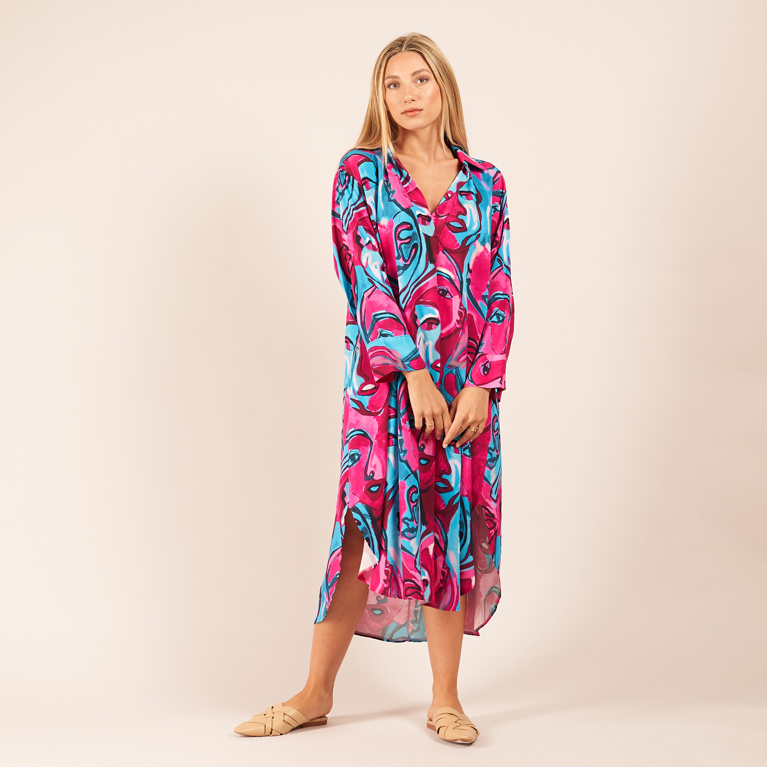 Pinkes Kleid in Maxilänge mit Face Print
